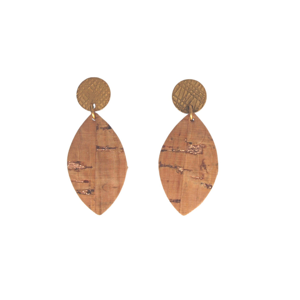 Boucles d'oreilles liège naturel et or rose, cuir et acier forme feuille LOAN
