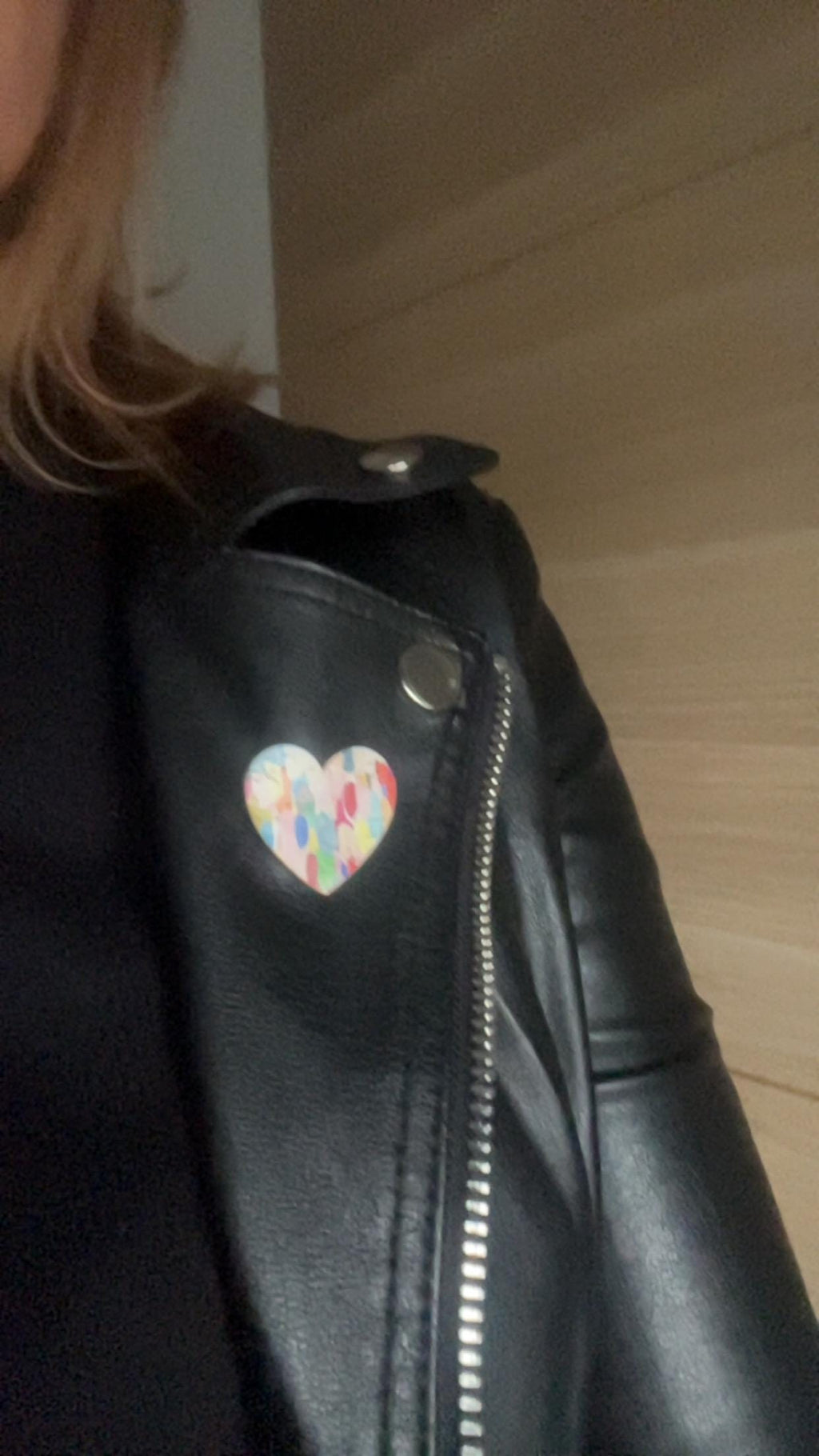 Broche coeur léopard en liège imprimé doublé de cuir - cadeau fête des mères - cadeau maîtresse - cadeau pour elle