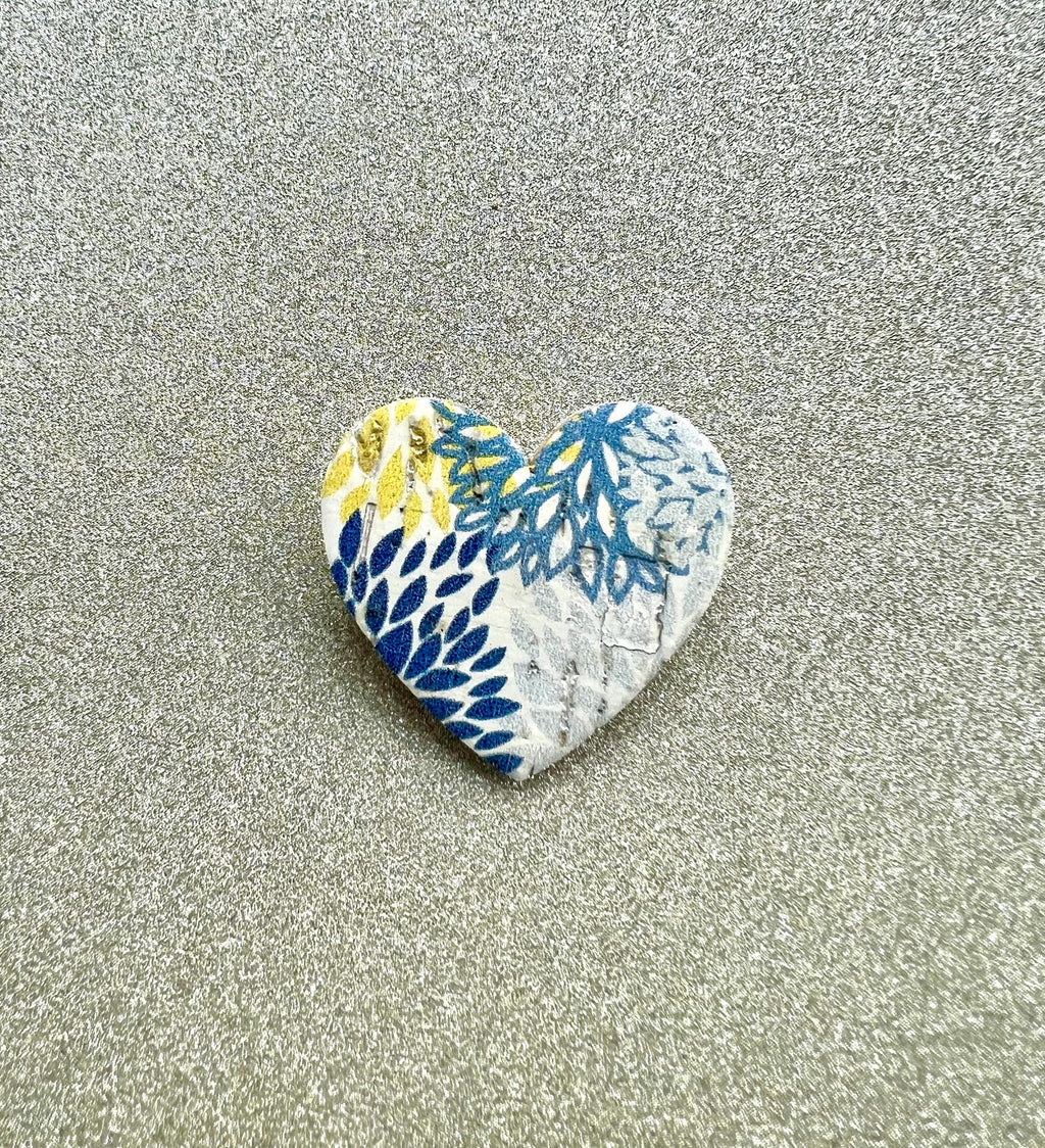 Broche fleurie bleu jaune et blanc en liège - cadeau fête des mères - cadeau maîtresse - cadeau pour elle - cadeau femme  broche originale