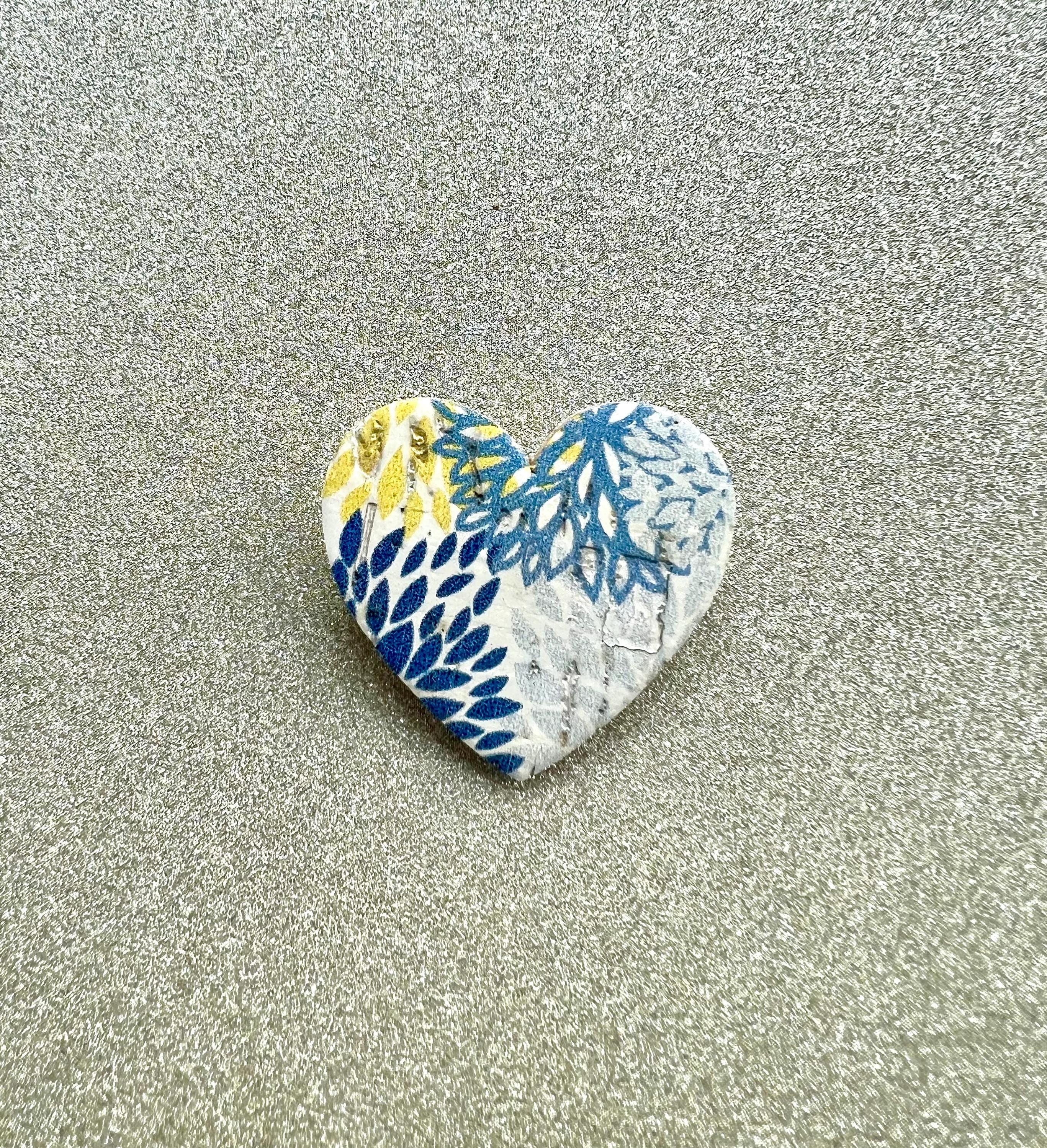 Broche fleurie bleu jaune et blanc en liège - cadeau fête des mères - cadeau maîtresse - cadeau pour elle - cadeau femme  broche originale
