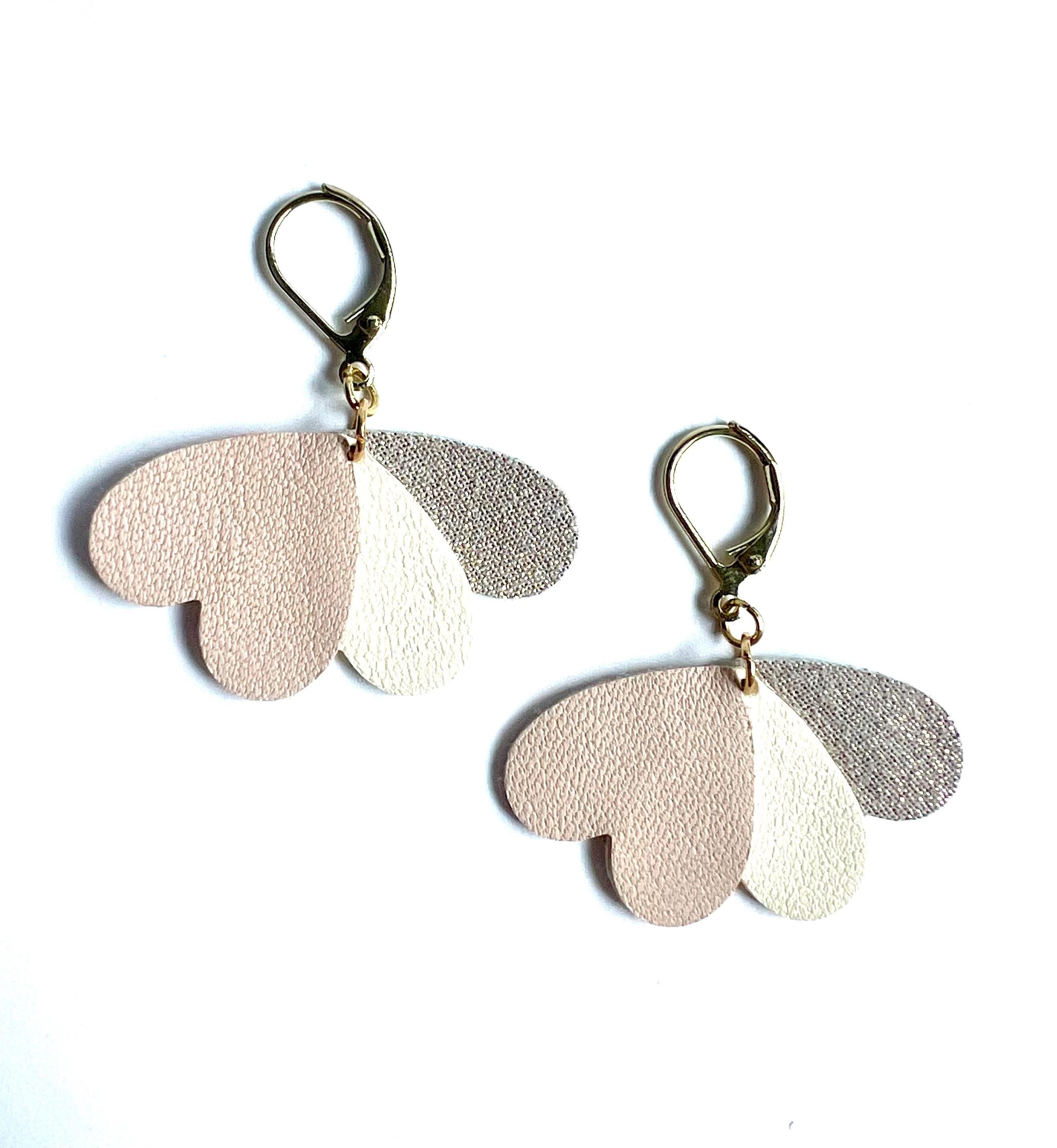 Boucles d’oreilles nude cœurs en cuir upcyclé, bijoux artisanaux légers faits main pour femme, cadeau original, fête des mères