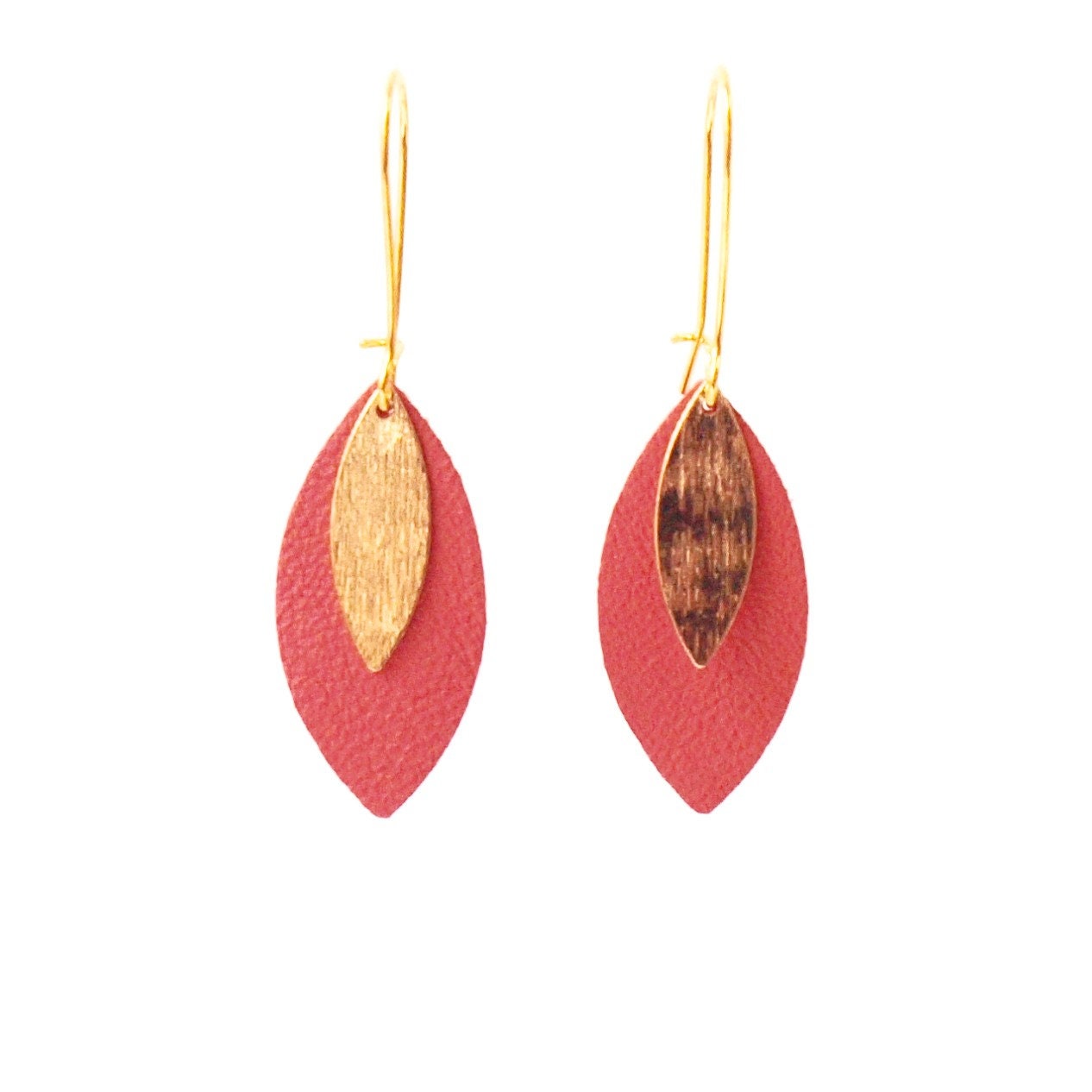 Boucles d'oreilles feuille de cuir corail et or modèle AVA