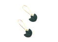 Boucles d'oreilles cuir lotus vert et or, fleur de cuir sur monture dormeuse dorée