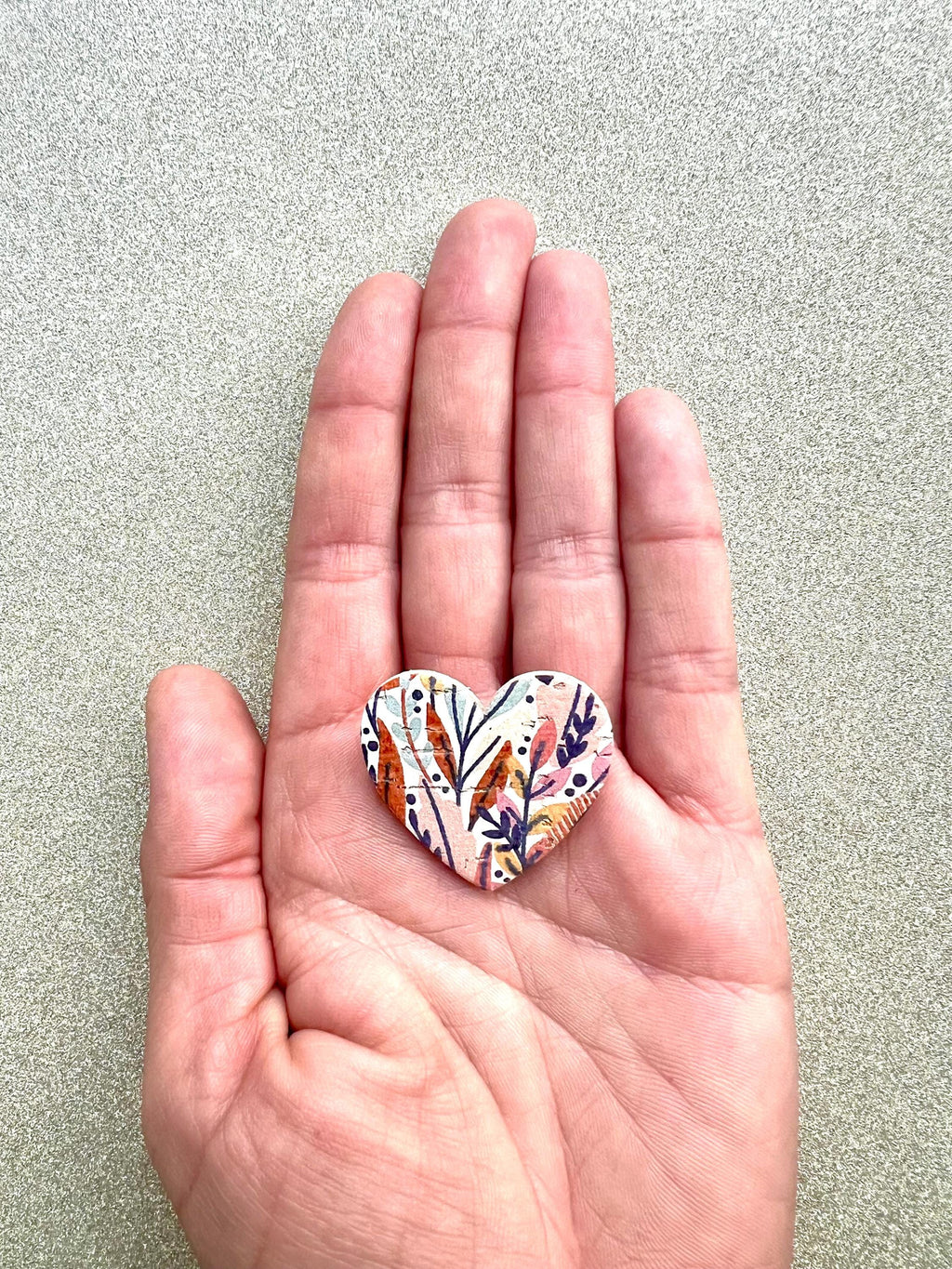 Broche cœur motif fleurs sauvages en liège - cadeau fête des mères  cadeau maîtresse - cadeau pour elle - cadeau femme  broche originale