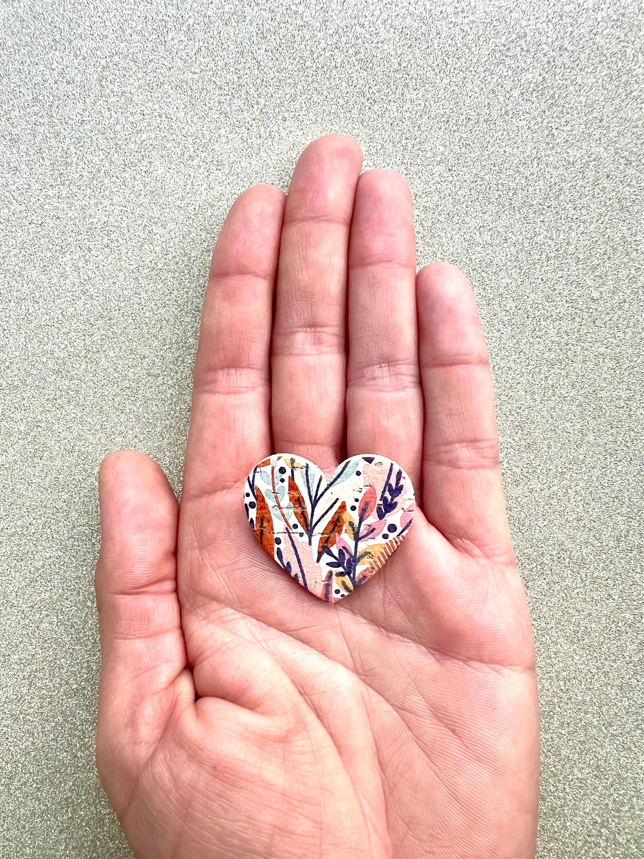 Broche cœur motif fleurs sauvages en liège - cadeau fête des mères  cadeau maîtresse - cadeau pour elle - cadeau femme  broche originale