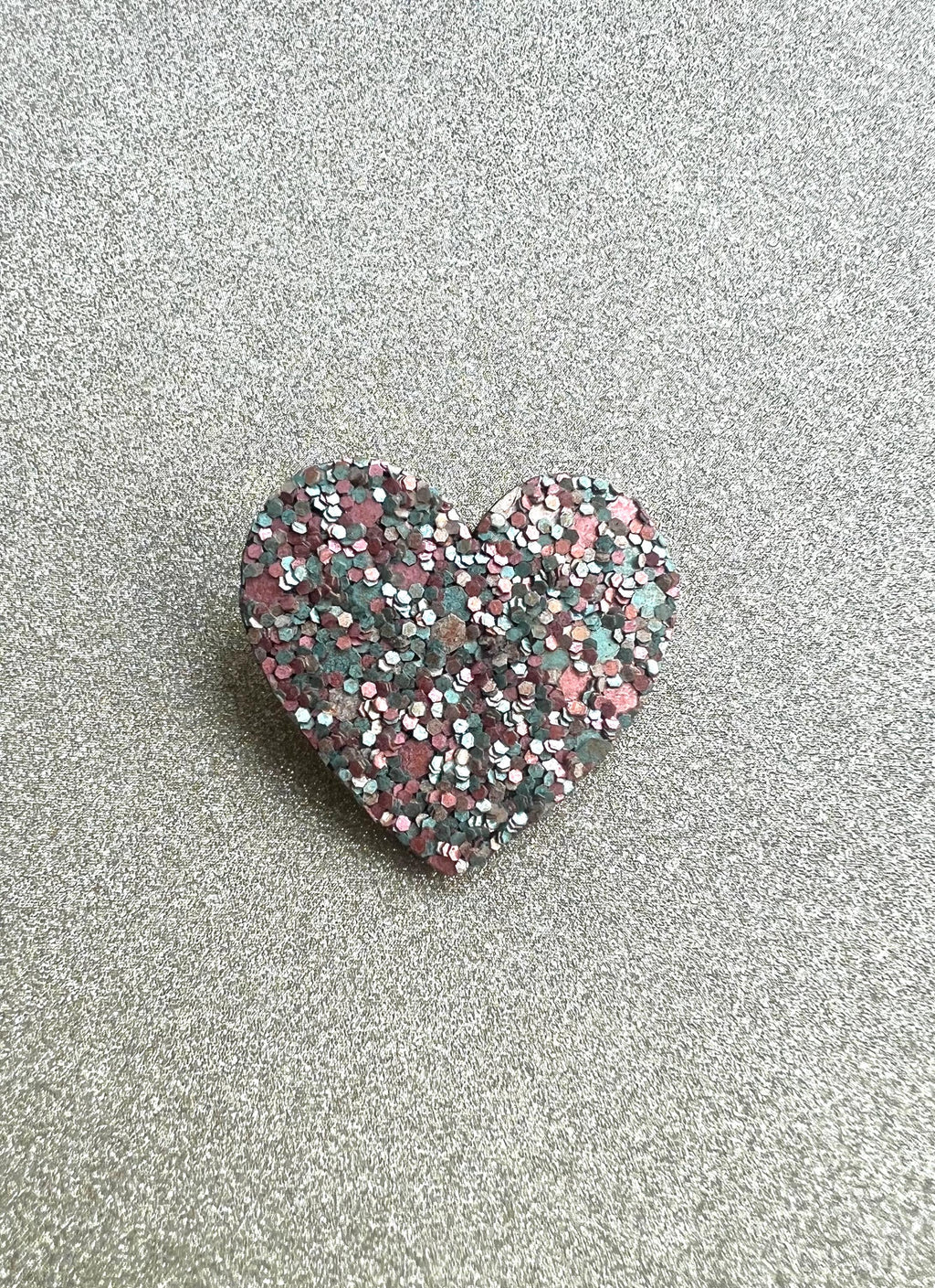 Broche cœur à paillettes en liège et cuir - cadeau fête des mères - cadeau maîtresse - cadeau pour elle - cadeau femme  broche originale