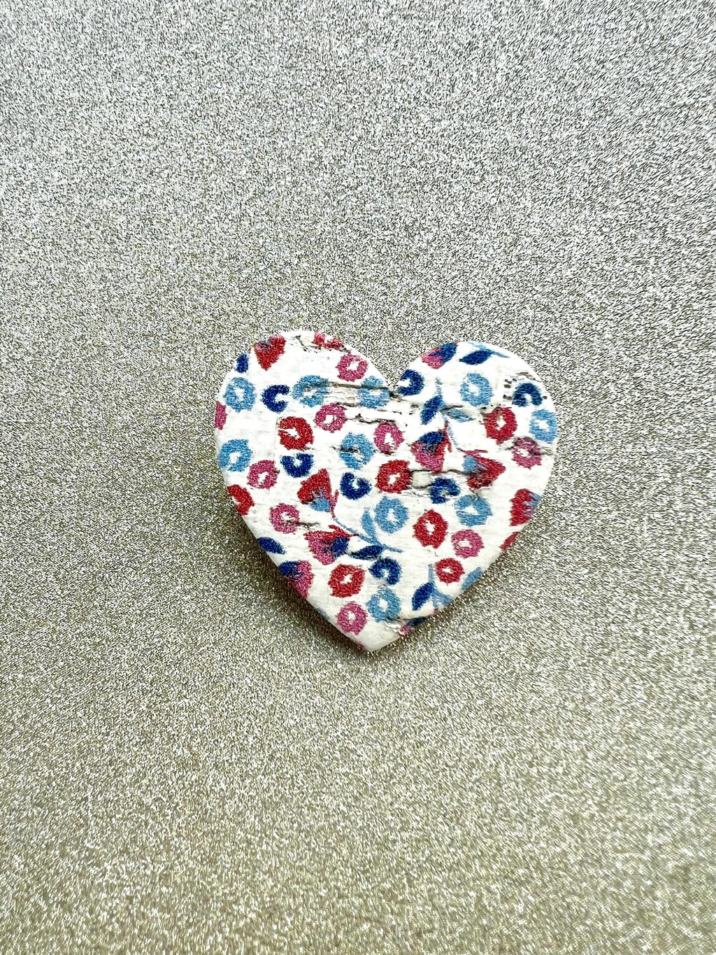 Broche cœur fleurs multicolores liège et cuir - cadeau fête des mères - cadeau maîtresse - cadeau pour elle - cadeau femme  broche originale