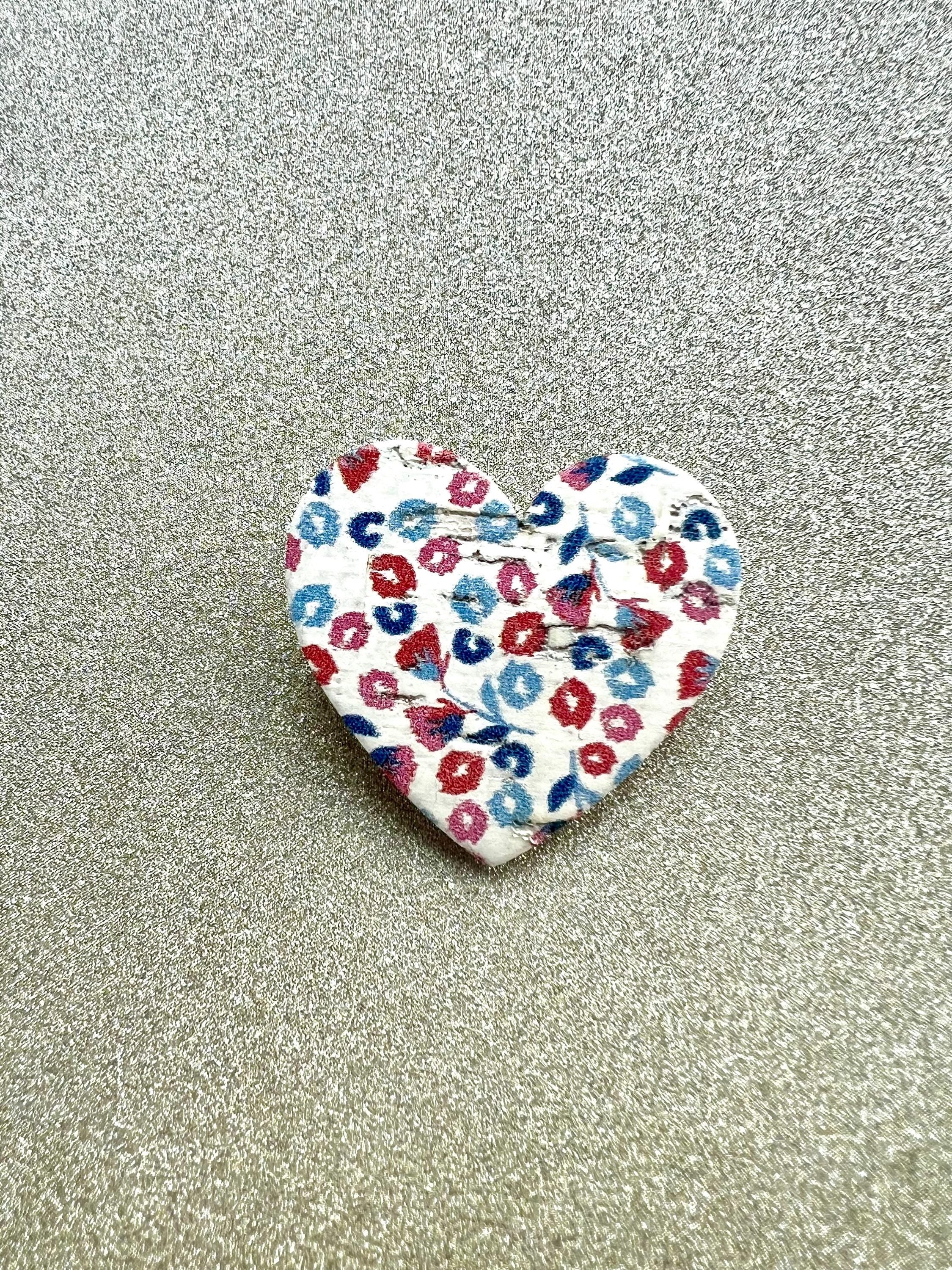 Broche cœur fleurs multicolores liège et cuir - cadeau fête des mères - cadeau maîtresse - cadeau pour elle - cadeau femme  broche originale