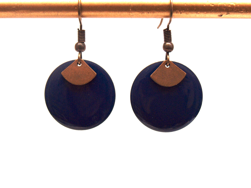 Boucles d'oreilles bleu nuit, bleu foncé, bleu marine et bronze sequin émaillé rond et pendentif éventail  - cadeau de noël pour femme