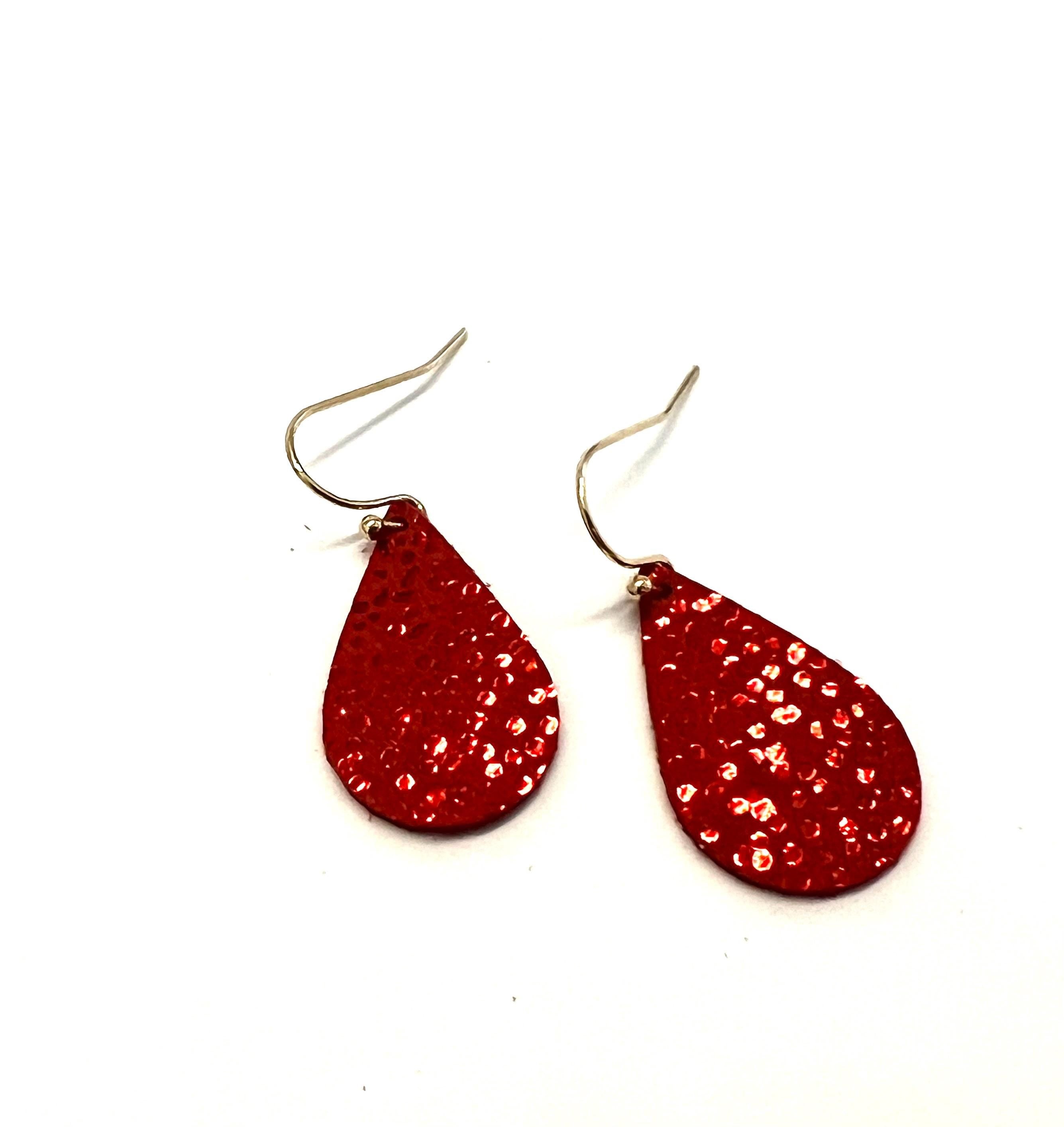 Boucles d'oreilles cuir rouge discrètes et légères - forme goutte - cadeau femme - cadeau pour elle - fête des mères