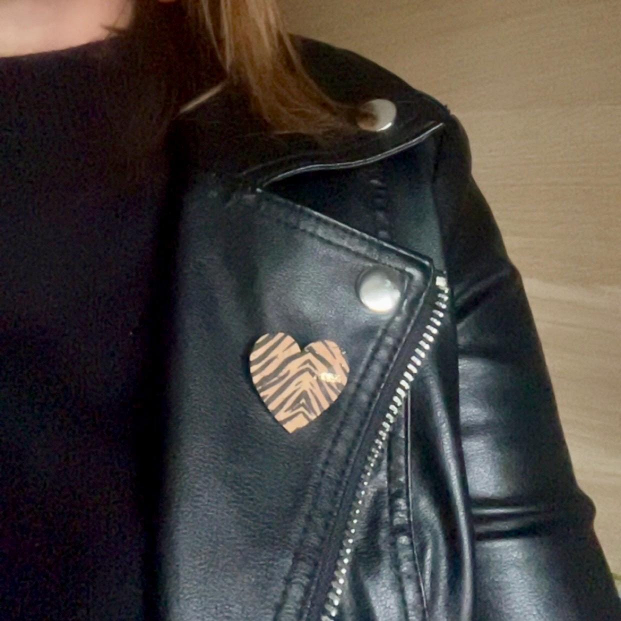 Broche léopard tigre cœur en liège - cadeau fête des mères - cadeau maîtresse - cadeau pour elle - cadeau femme  broche originale