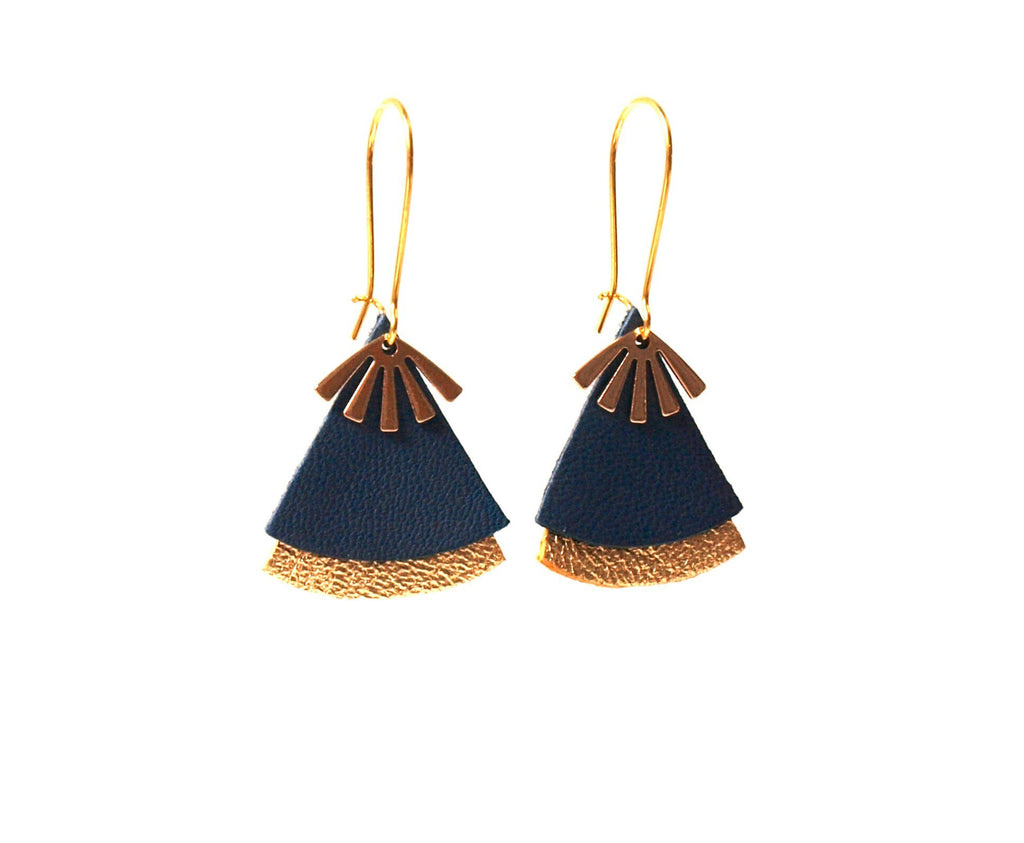 Boucles d'oreilles bleu canard et or, en cuir, forme éventail - boucles d'oreilles ethniques, art déco, modèle STELLA