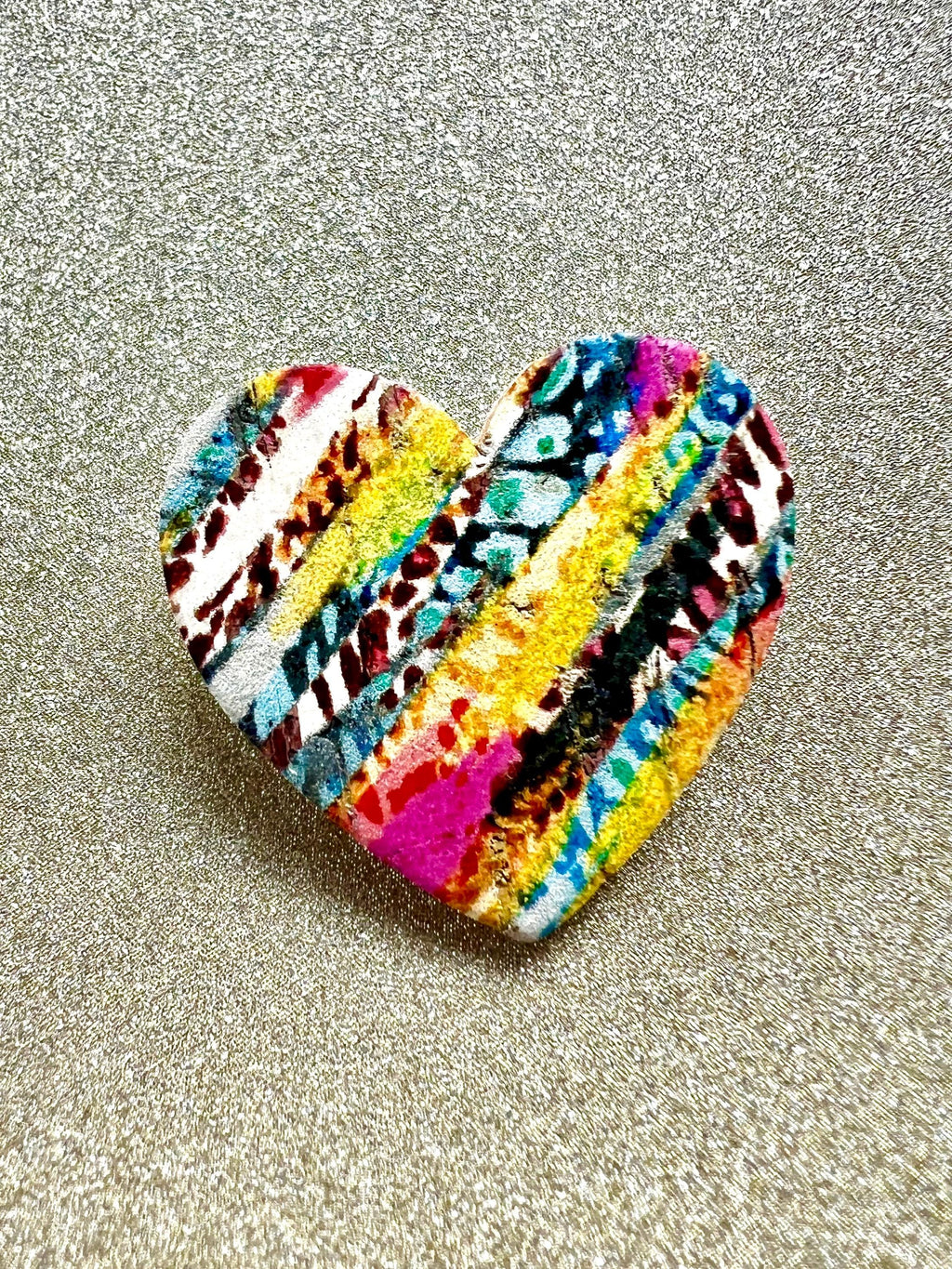 Broche coeur en liège multicolore motif abstrait doublé de cuir - cadeau fête des mères - cadeau maîtresse - cadeau pour elle