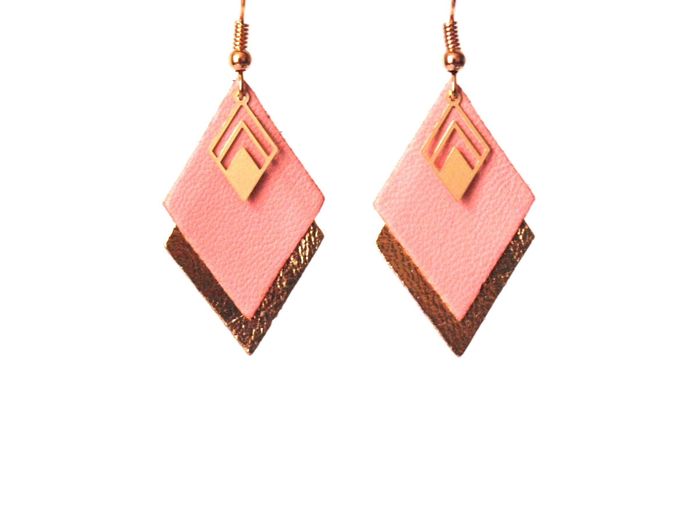 Boucles d'oreilles cuir rose, vieux rose et doré, boucles d'oreilles graphiques losanges - modèle LYA - cadeau de noël pour femme pour elle