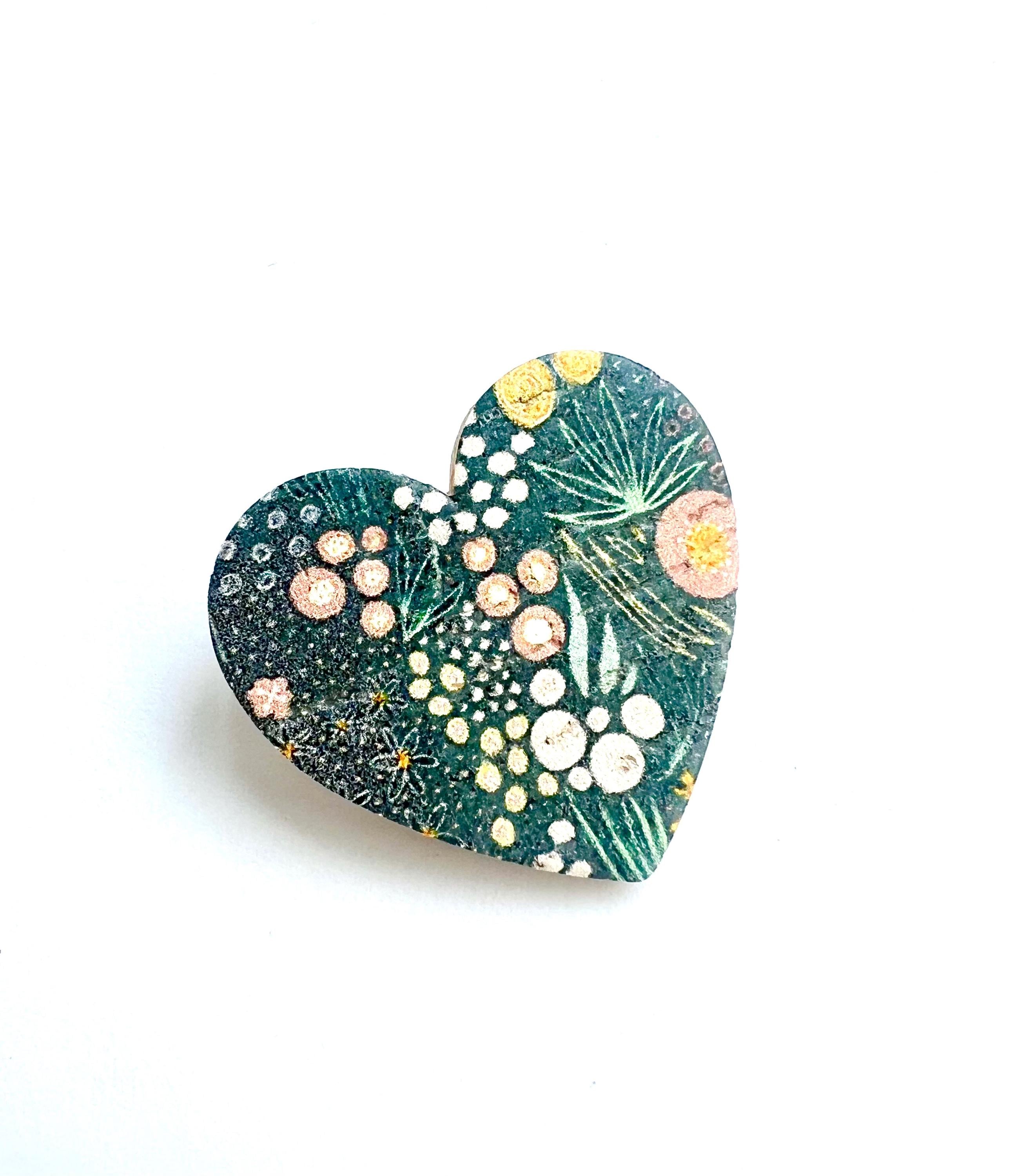 Broche fleurie colorée en liège forme cœur - cadeau fête des mères - cadeau maîtresse - cadeau pour elle - cadeau femme  broche originale