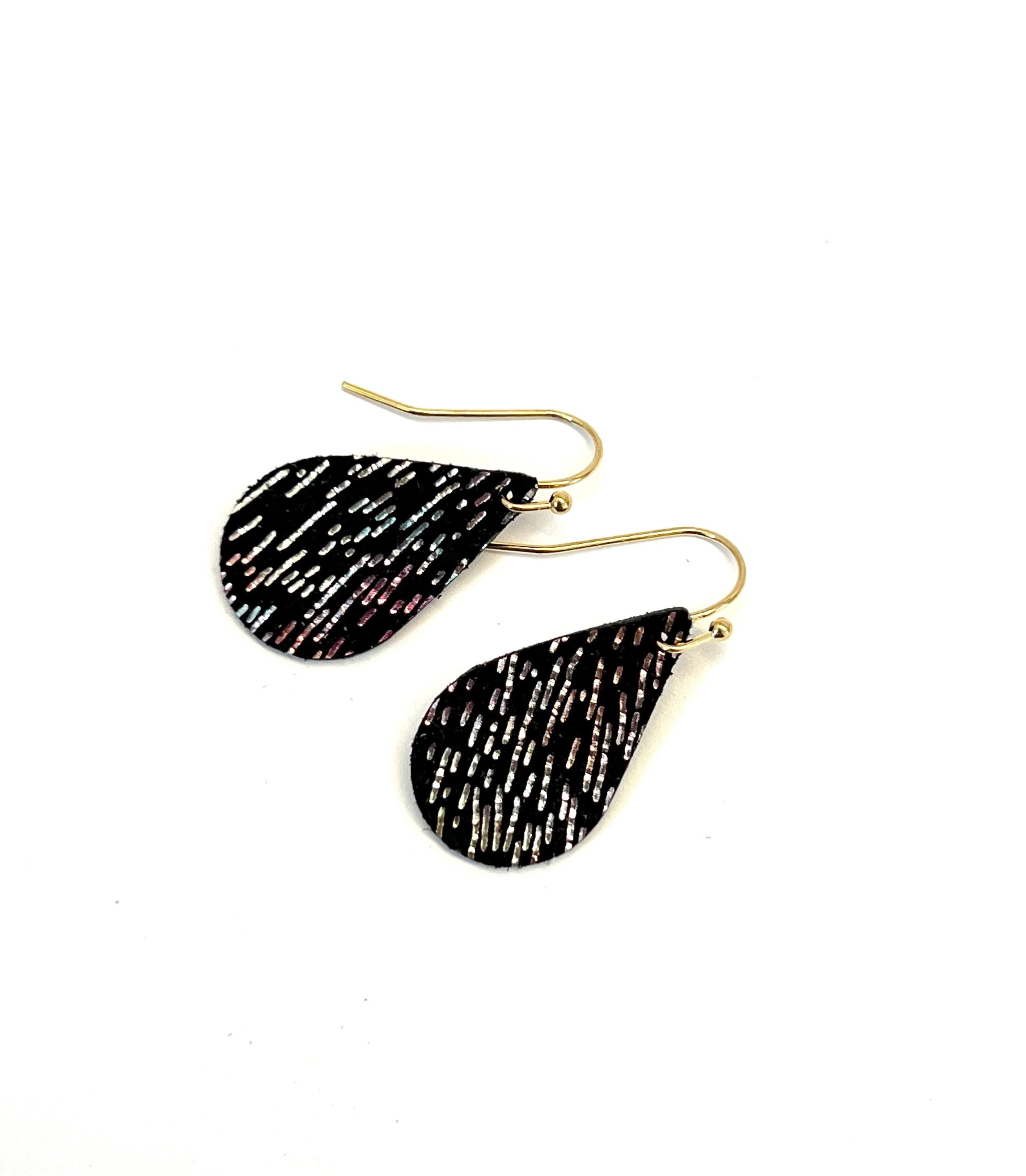 Boucles d'oreilles légères en cuir noir irisé recyclé - forme goutte - cadeau femme - cadeau pour elle - fête des mères