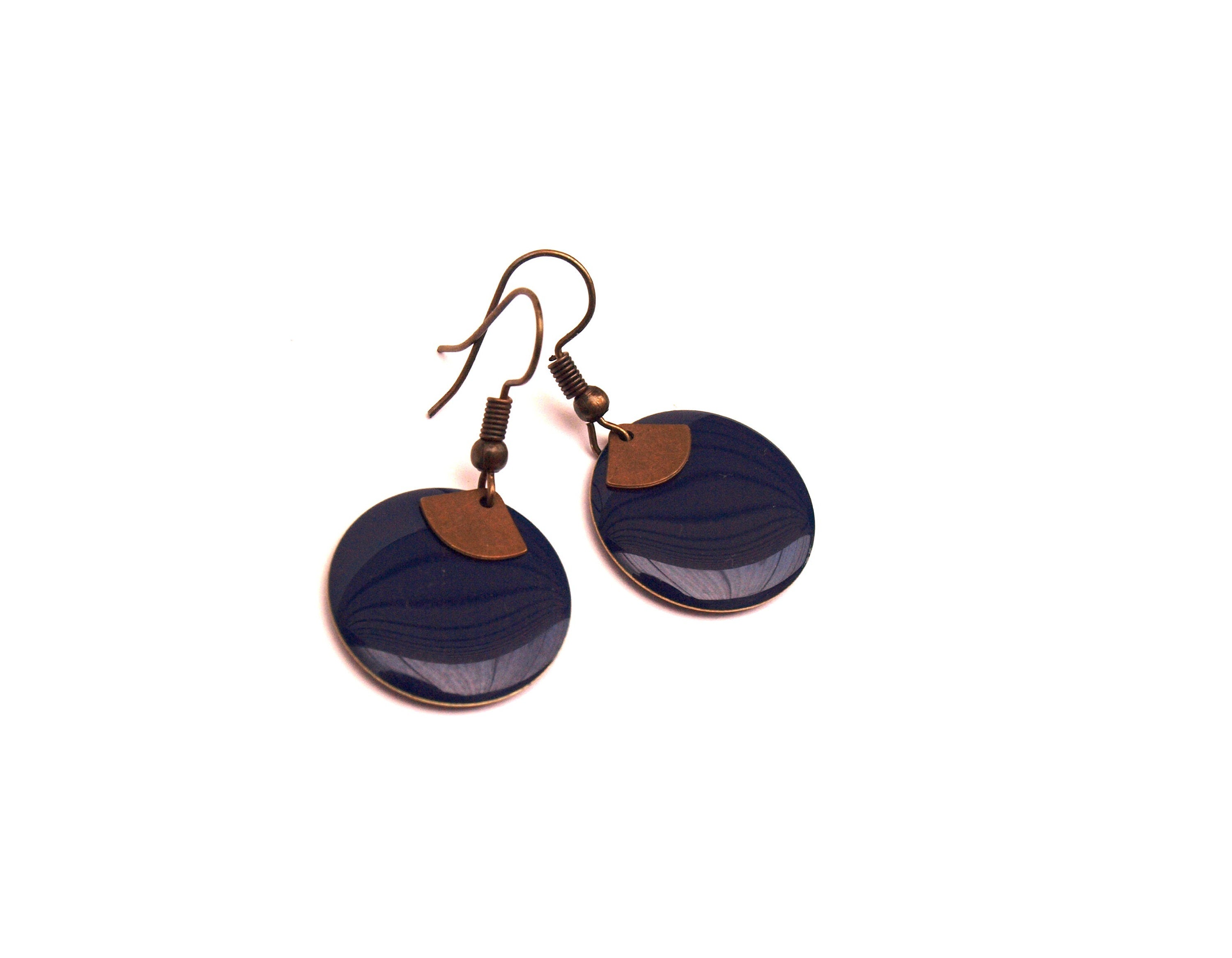 Boucles d'oreilles bleu nuit, bleu foncé, bleu marine et bronze sequin émaillé rond et pendentif éventail  - cadeau de noël pour femme