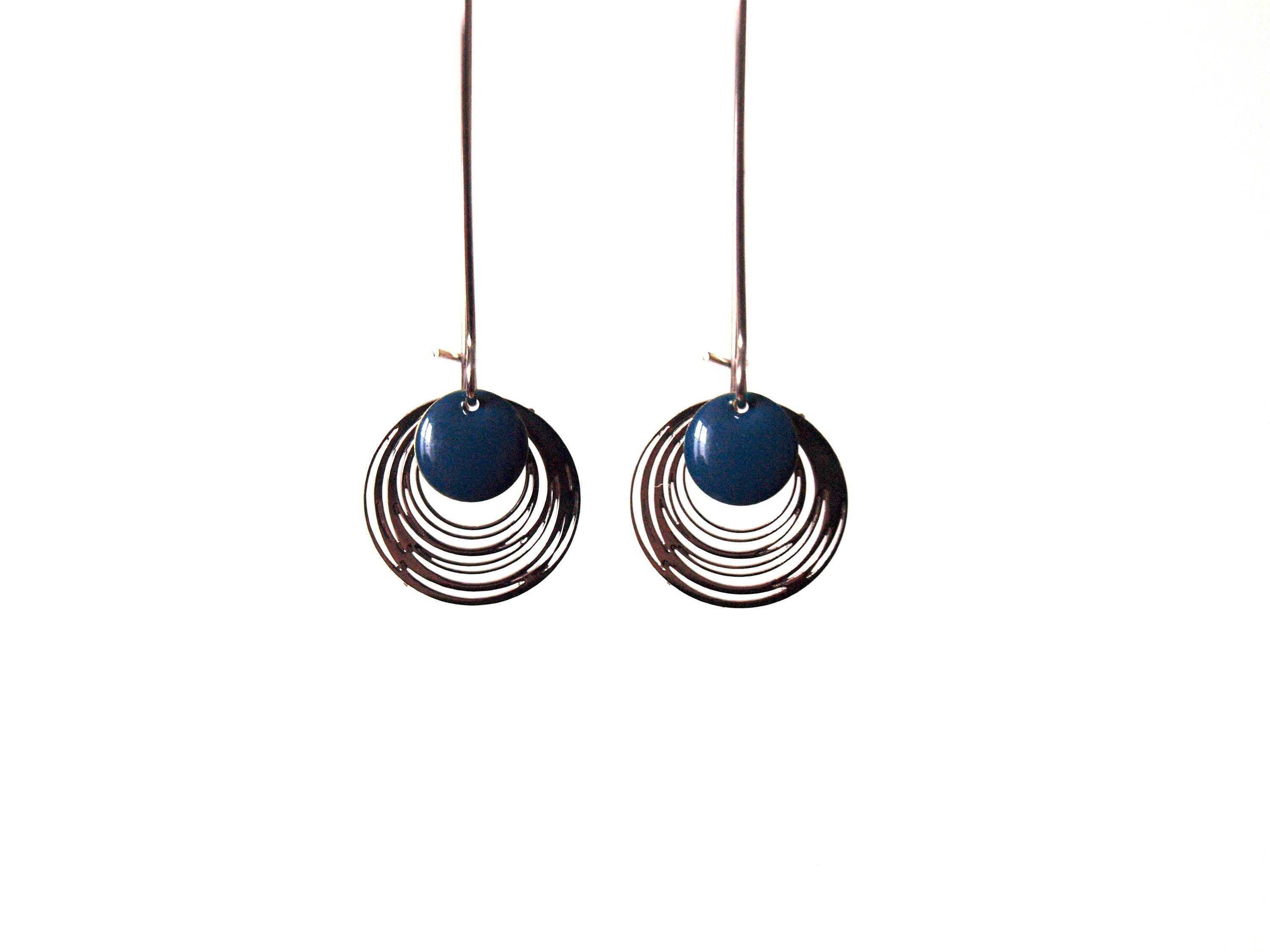 Boucles d'oreilles sequins émaillés bleu canard et argent - longues boucles d'oreilles design minimaliste et épuré - rond - by nat m