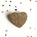 Broche coeur à paillettes en liège doublé de cuir